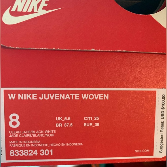 New in box women’s Nike shoes - Picture 4 of 4
